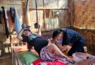 Pregnant mother suffers from severe abdominal pain and difficult labor in abandoned house