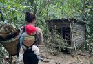 She Found an Abandoned Bamboo House in the Forest While Carrying Her Baby – A Survival Story